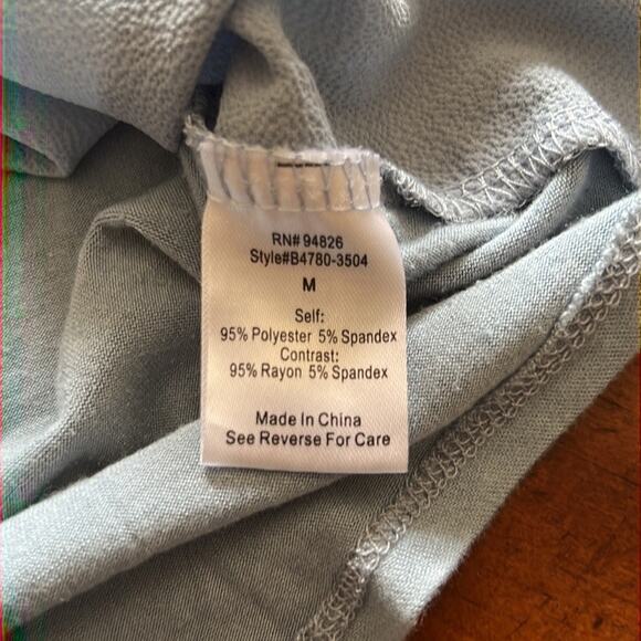 Janet Chung Light Blue Sleeveless Blouse Front Zip Woman Size Medium - Picture 6 of 9